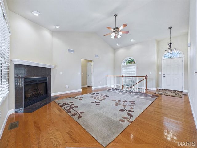26 Woodcrest Drive, Bethalto, IL 62010
