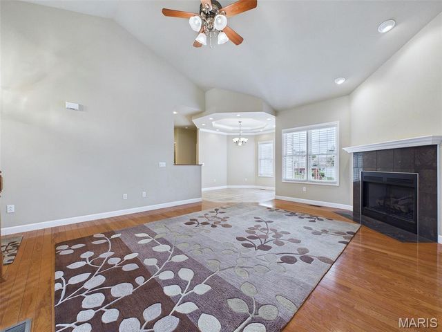 26 Woodcrest Drive, Bethalto, IL 62010