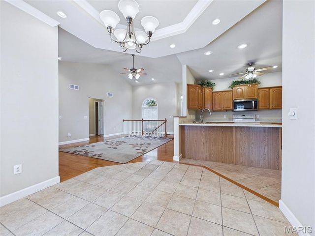 26 Woodcrest Drive, Bethalto, IL 62010