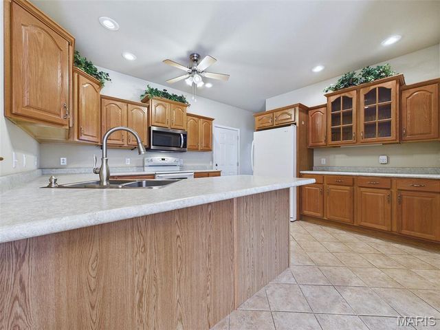 26 Woodcrest Drive, Bethalto, IL 62010