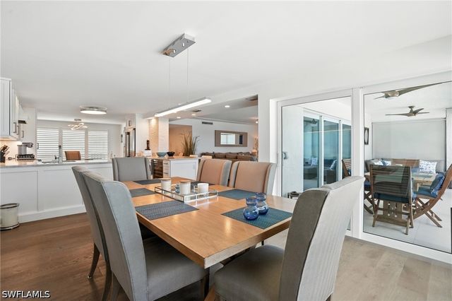 9517 Gulf Shore DR 401, Naples, FL 34108