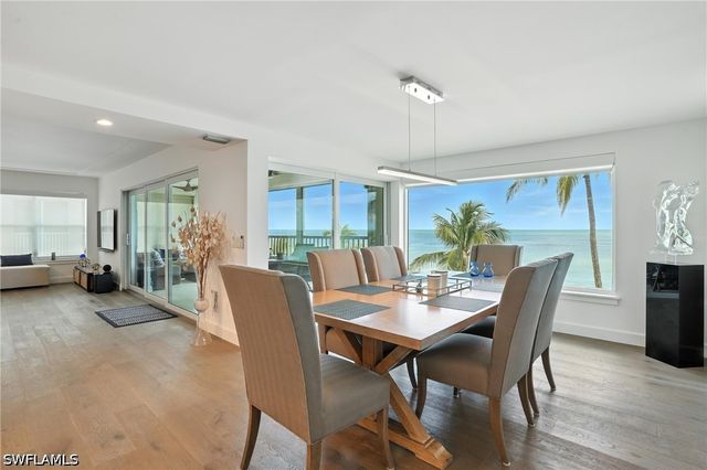 9517 Gulf Shore DR 401, Naples, FL 34108