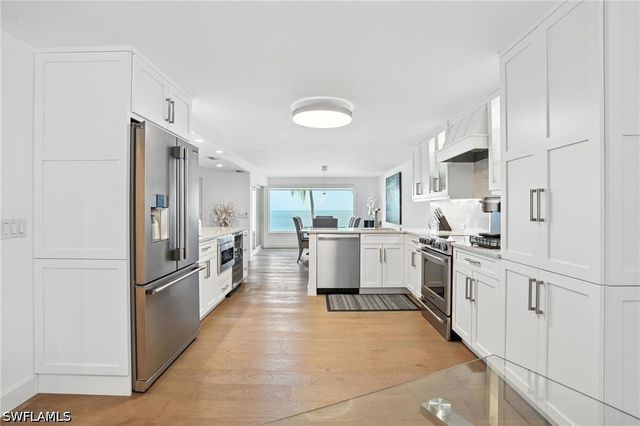 9517 Gulf Shore DR 401, Naples, FL 34108