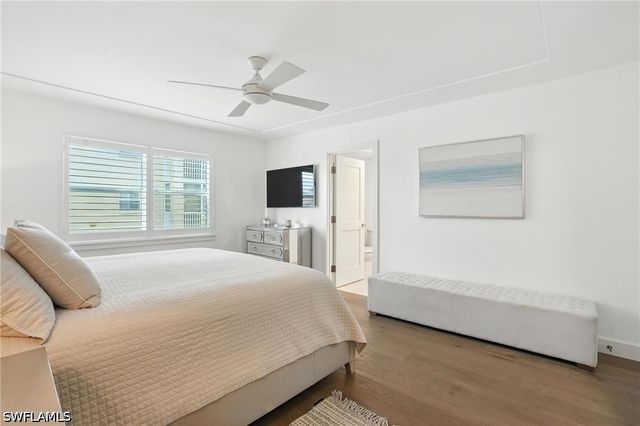 9517 Gulf Shore DR 401, Naples, FL 34108