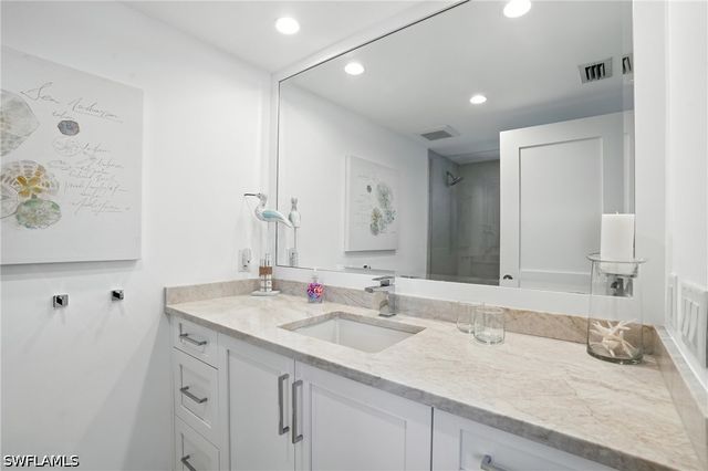 9517 Gulf Shore DR 401, Naples, FL 34108