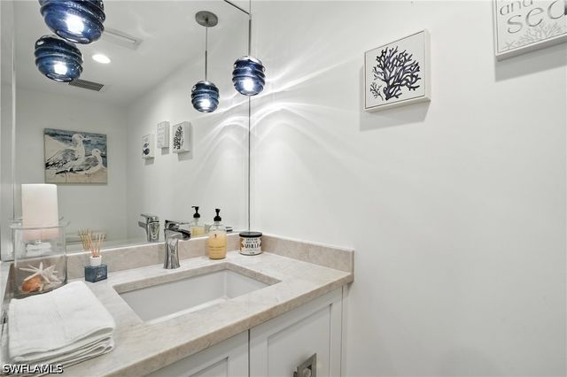9517 Gulf Shore DR 401, Naples, FL 34108