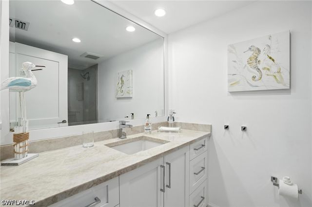 9517 Gulf Shore DR 401, Naples, FL 34108