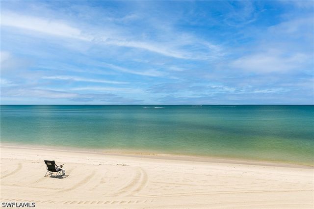 9517 Gulf Shore DR 401, Naples, FL 34108