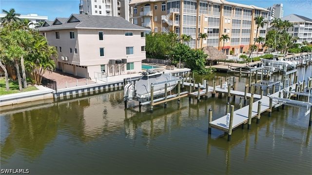 9517 Gulf Shore DR 401, Naples, FL 34108