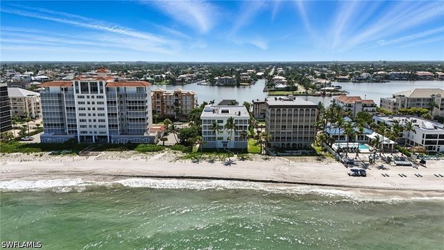 9517 Gulf Shore DR 401, Naples, FL 34108