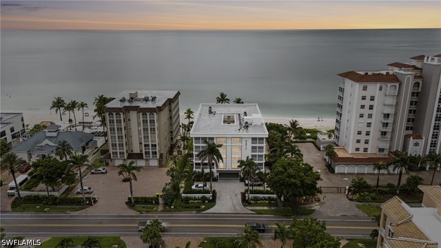 9517 Gulf Shore DR 401, Naples, FL 34108