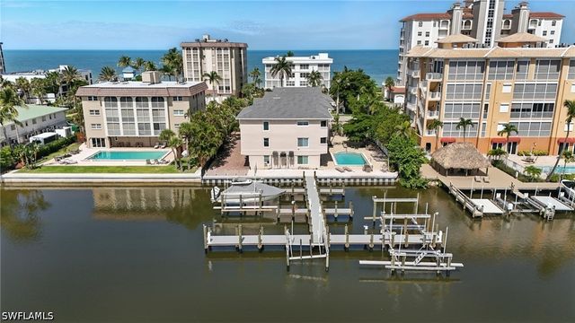 9517 Gulf Shore DR 401, Naples, FL 34108