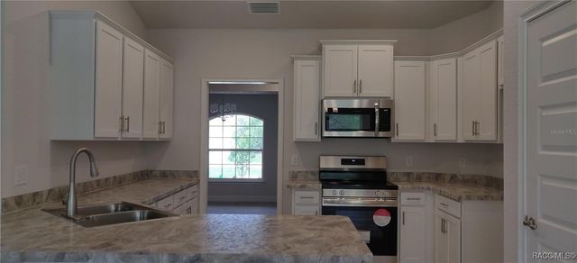 50 Grass Street, Homosassa, FL 34446