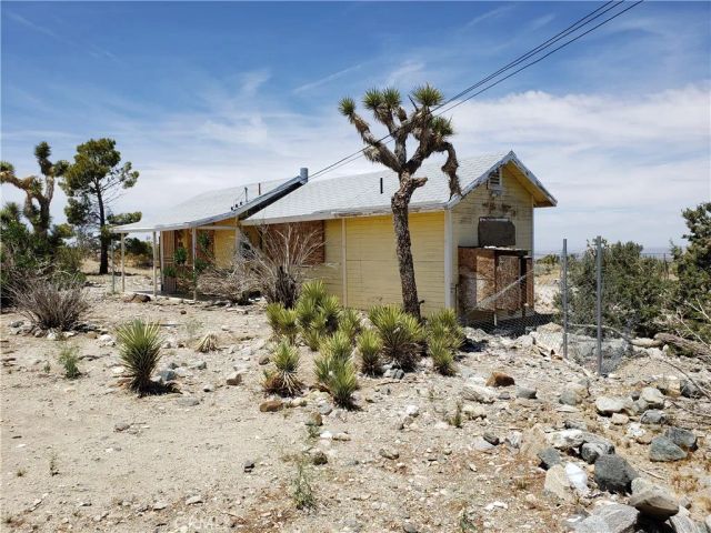 20649 E Avenue Y, Llano, CA 93544