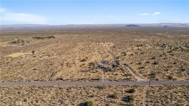 20649 E Avenue Y, Llano, CA 93544