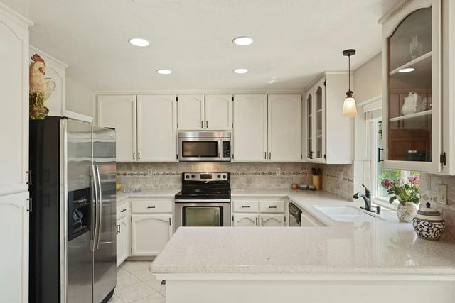 430 Flower Dr, Folsom, CA 95630