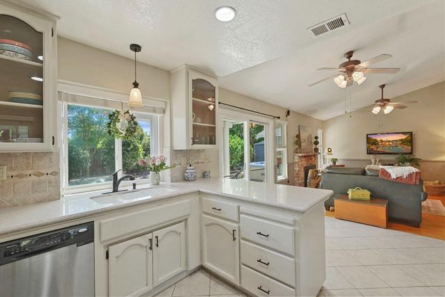 430 Flower Dr, Folsom, CA 95630