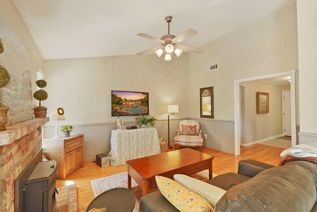 430 Flower Dr, Folsom, CA 95630