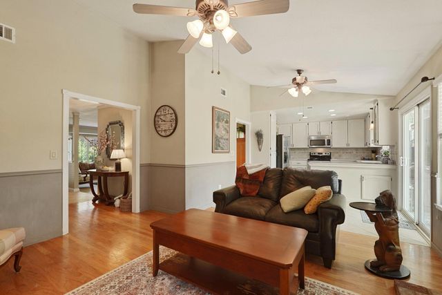 430 Flower Dr, Folsom, CA 95630