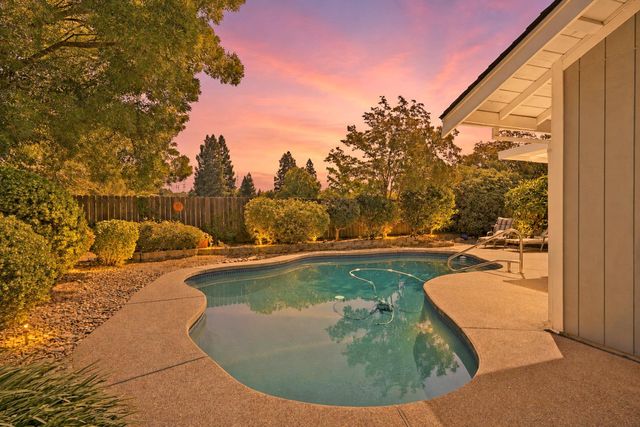 430 Flower Dr, Folsom, CA 95630