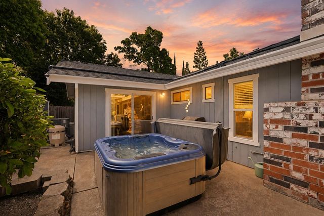 430 Flower Dr, Folsom, CA 95630