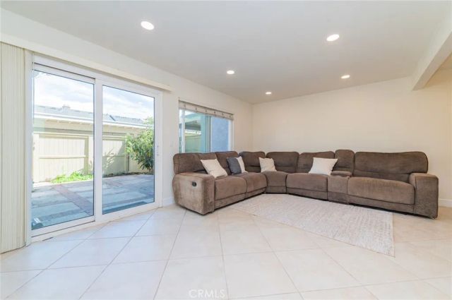 47 Fox, Irvine, CA 92614