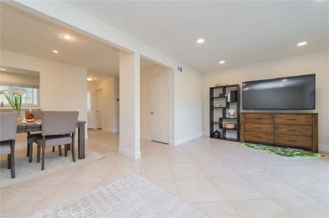 47 Fox, Irvine, CA 92614