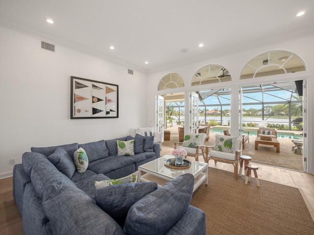 129 Brookhaven Court, Palm Beach Gardens, FL 33418