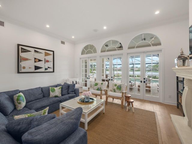 129 Brookhaven Court, Palm Beach Gardens, FL 33418