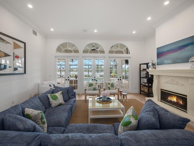 129 Brookhaven Court, Palm Beach Gardens, FL 33418