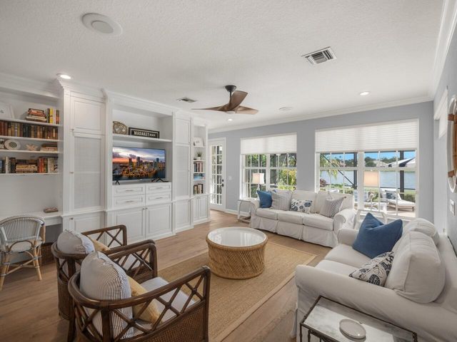 129 Brookhaven Court, Palm Beach Gardens, FL 33418