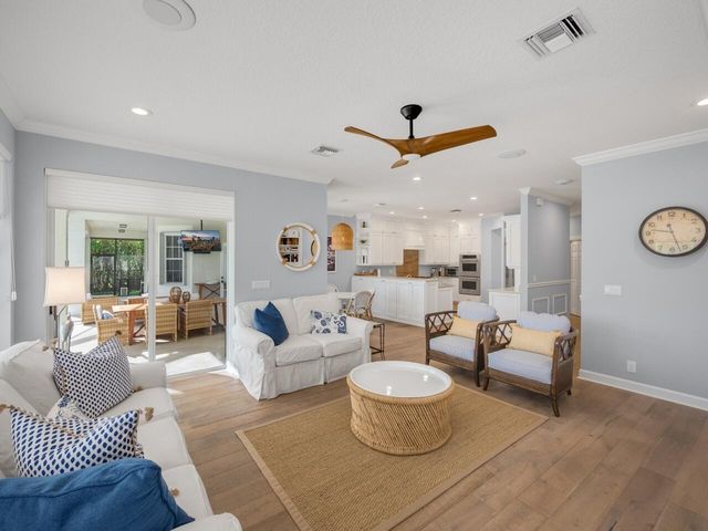 129 Brookhaven Court, Palm Beach Gardens, FL 33418