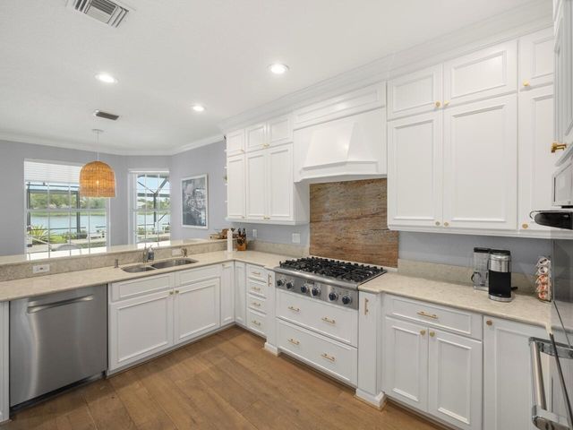 129 Brookhaven Court, Palm Beach Gardens, FL 33418