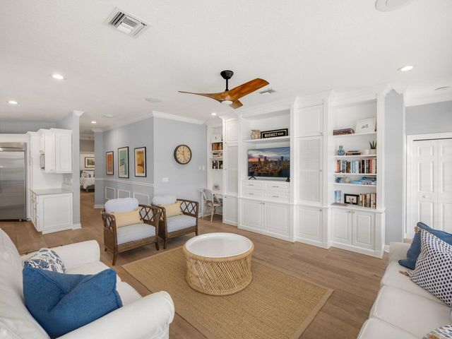 129 Brookhaven Court, Palm Beach Gardens, FL 33418