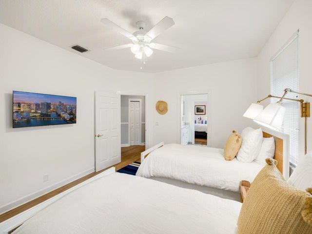 129 Brookhaven Court, Palm Beach Gardens, FL 33418