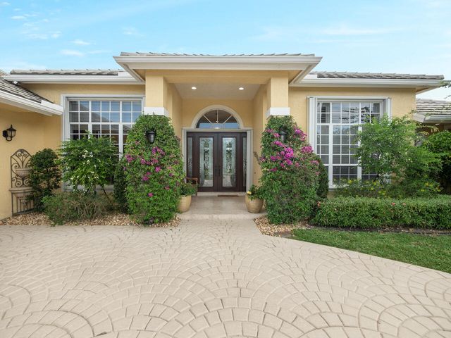 129 Brookhaven Court, Palm Beach Gardens, FL 33418