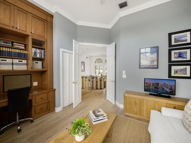 129 Brookhaven Court, Palm Beach Gardens, FL 33418