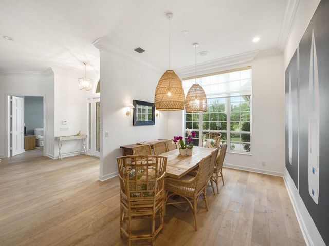 129 Brookhaven Court, Palm Beach Gardens, FL 33418