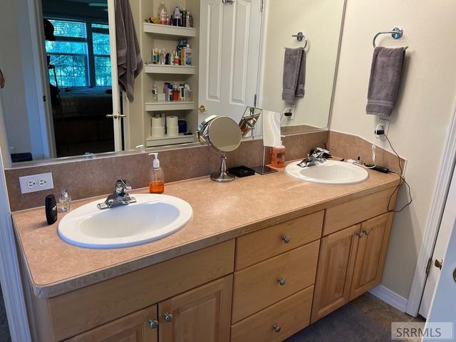 674 Katie Court, Ammon, ID 83406