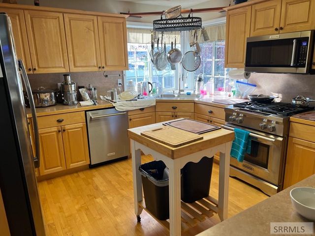 674 Katie Court, Ammon, ID 83406