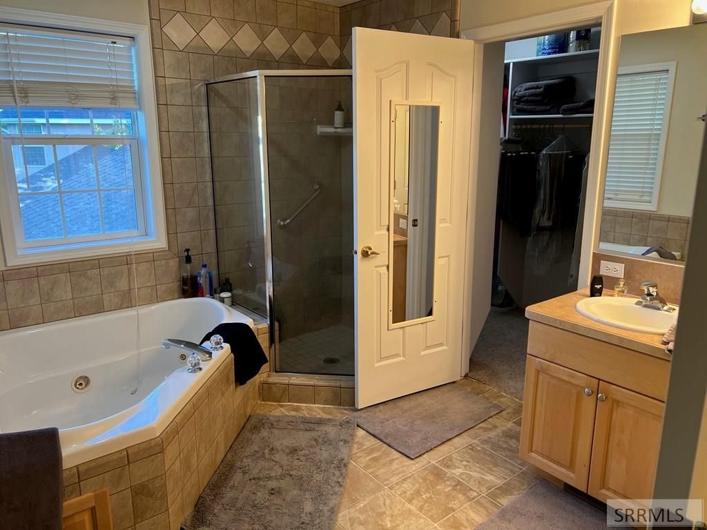 Image 11 of property listing at 674 Katie Court, Ammon, ID 83406