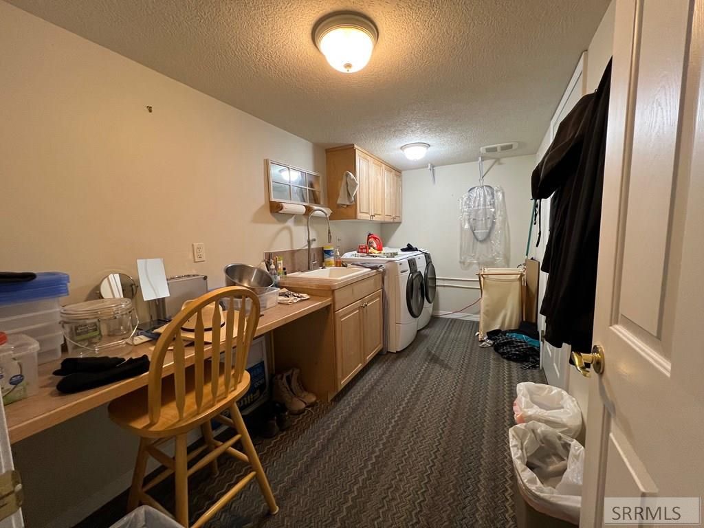 Image 18 of property listing at 674 Katie Court, Ammon, ID 83406