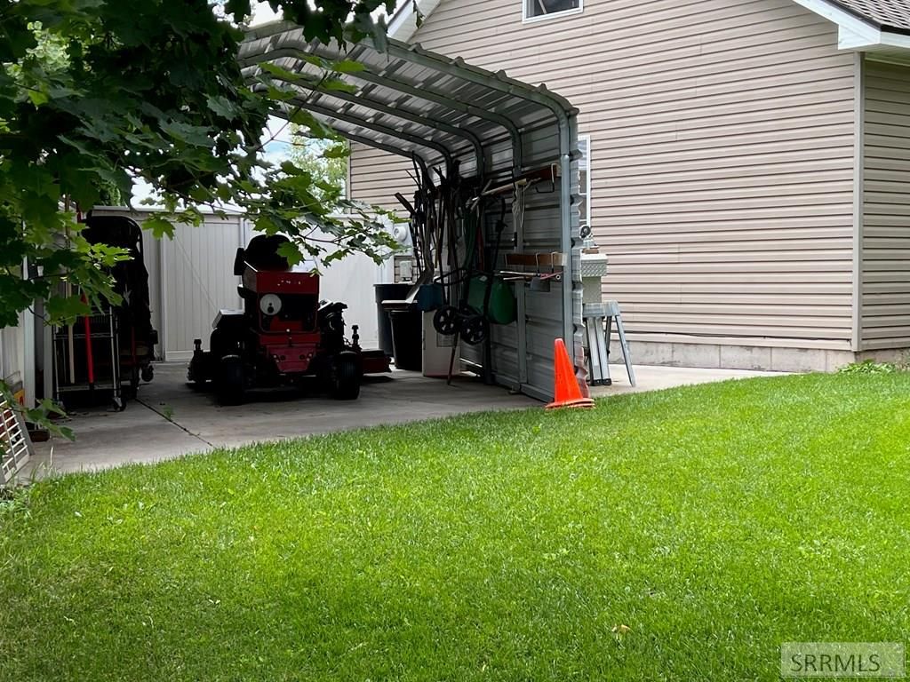 Image 34 of property listing at 674 Katie Court, Ammon, ID 83406