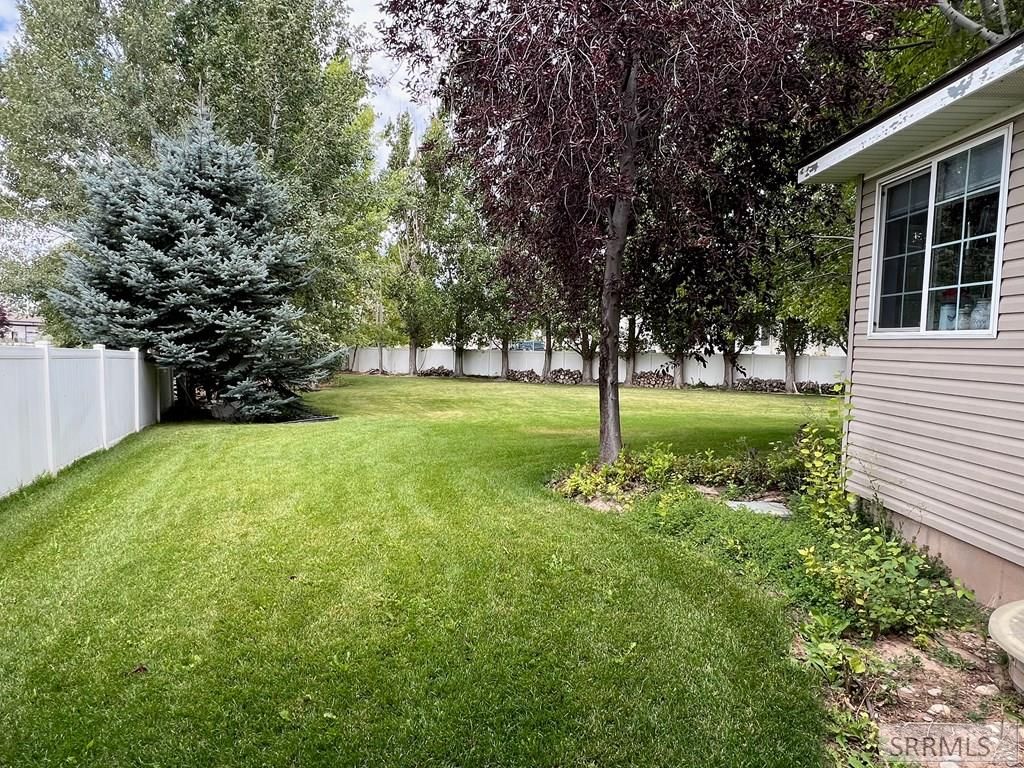 Image 36 of property listing at 674 Katie Court, Ammon, ID 83406