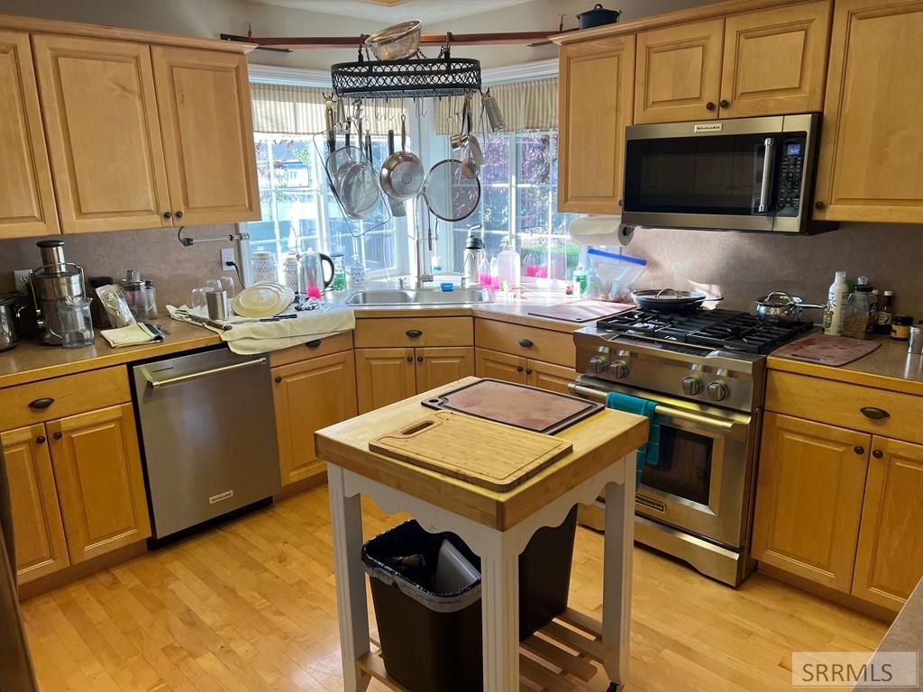 Image 4 of property listing at 674 Katie Court, Ammon, ID 83406