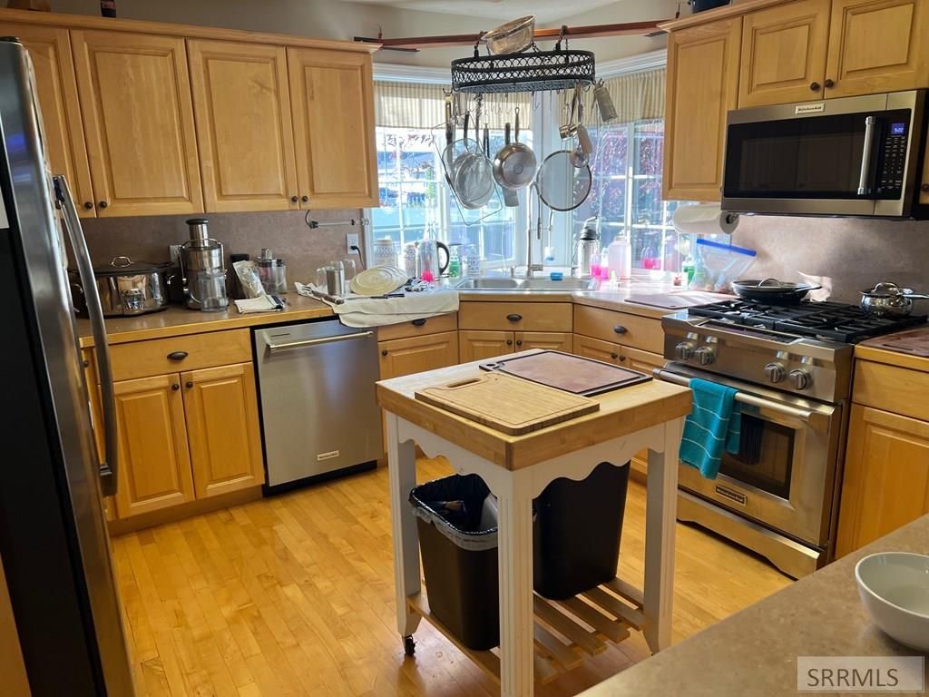 Image 5 of property listing at 674 Katie Court, Ammon, ID 83406