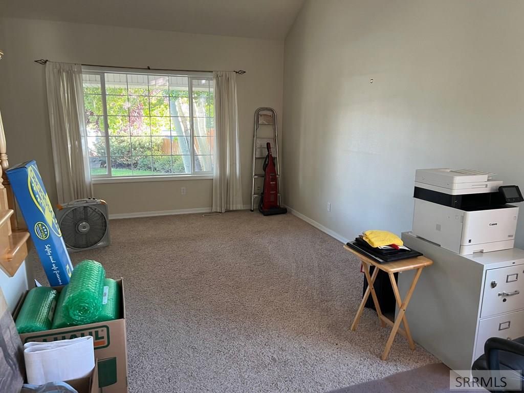Image 6 of property listing at 674 Katie Court, Ammon, ID 83406