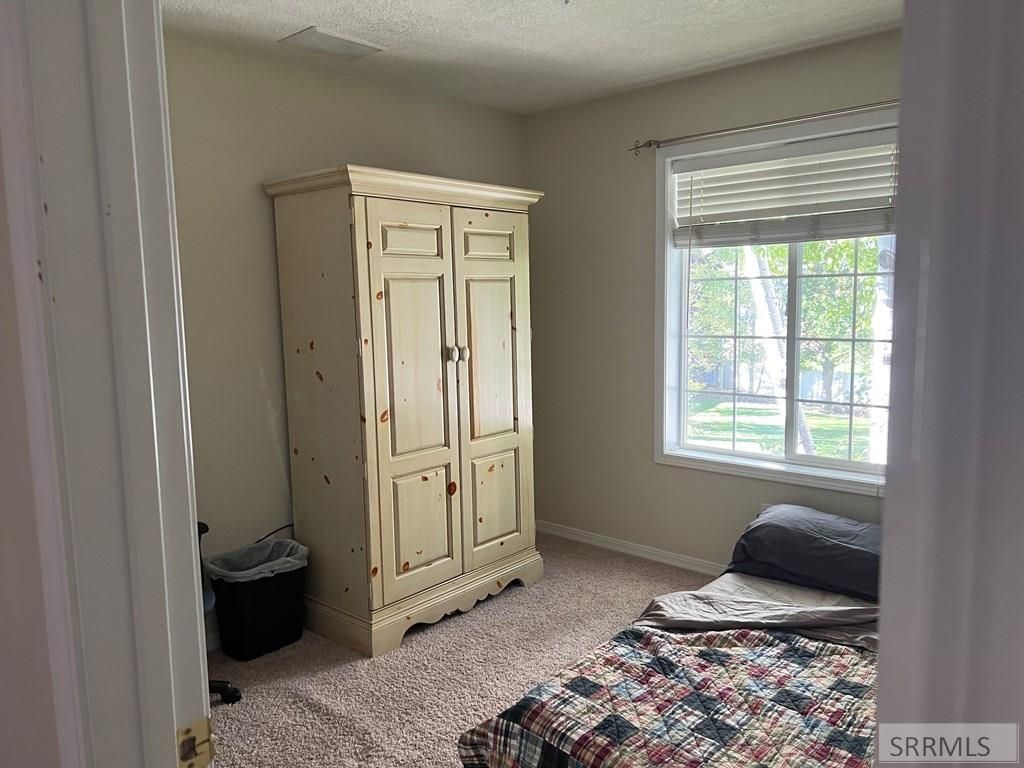 Image 8 of property listing at 674 Katie Court, Ammon, ID 83406