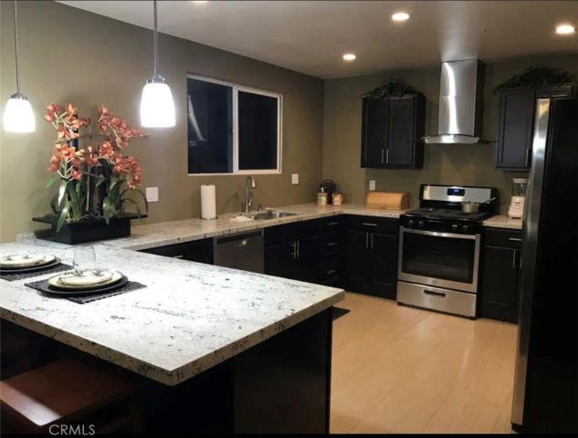 6927 Remmet, Canoga Park, CA 91303