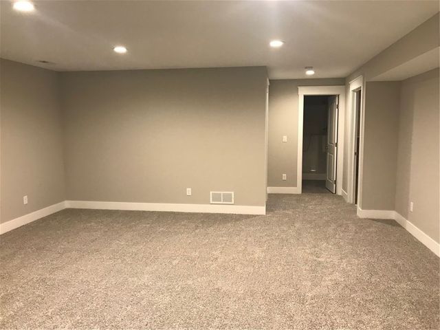 2910 NW Reinhart Drive, Ankeny, IA 50023